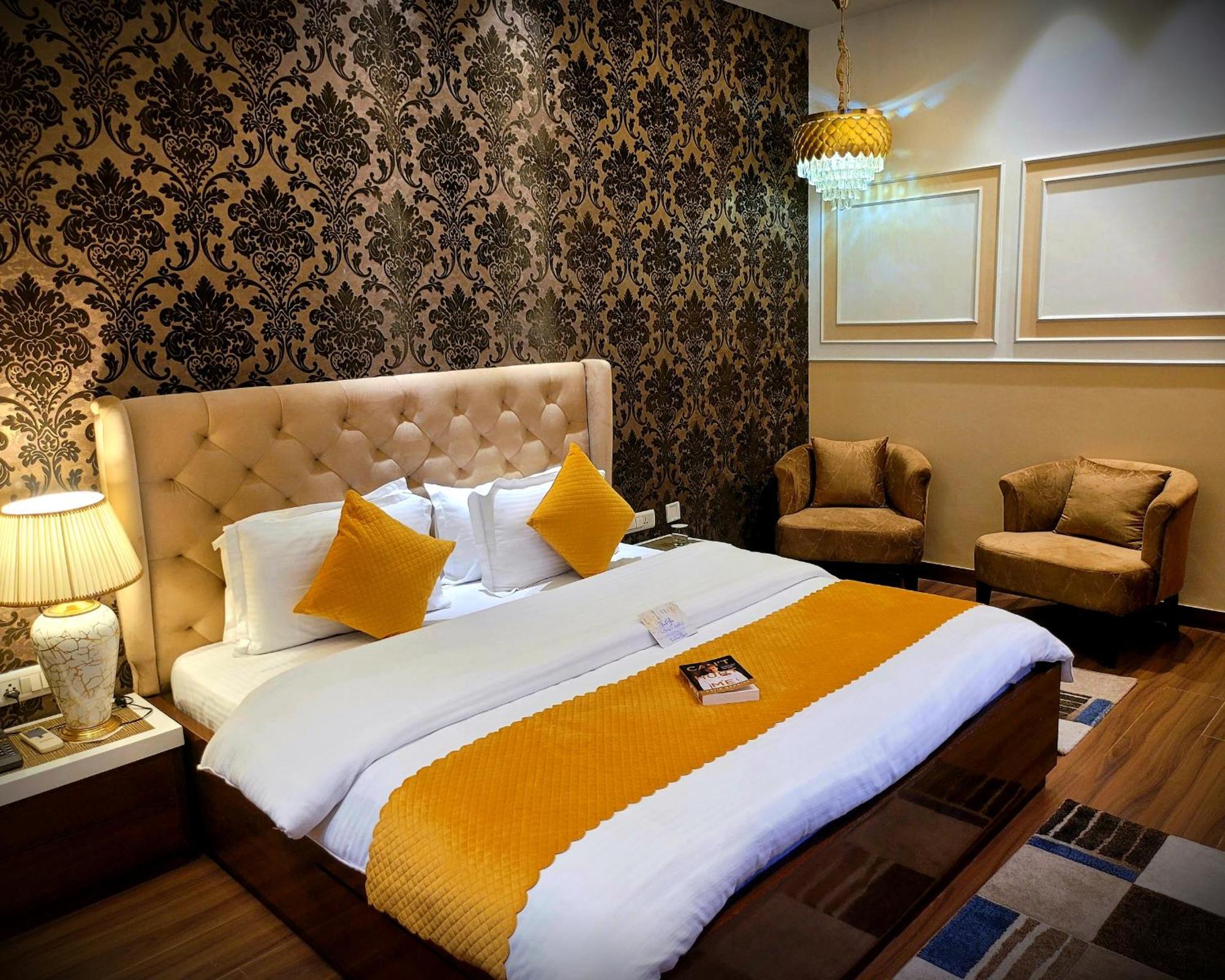 Victorian Elegance Luxury Stays Амритсар Экстерьер фото