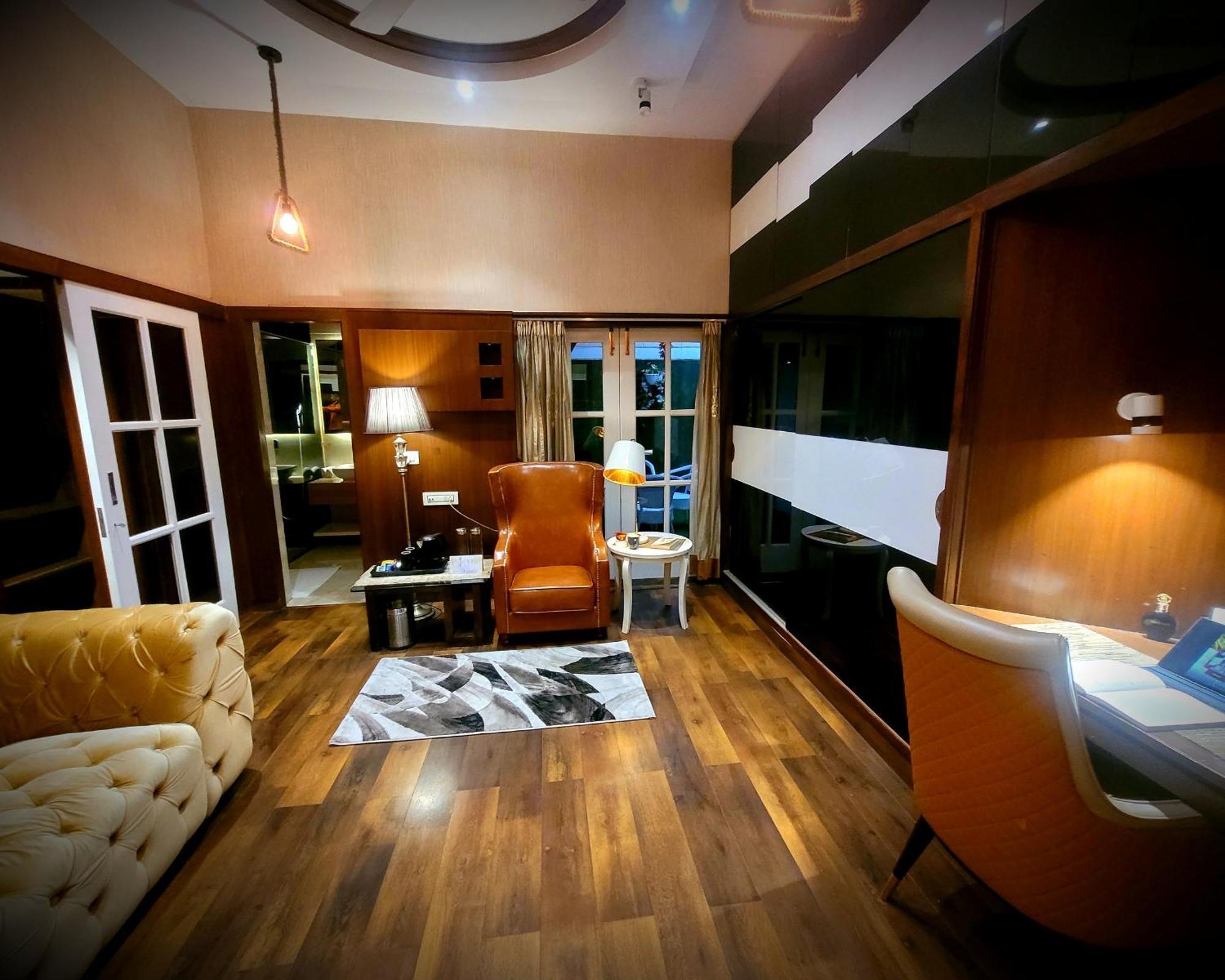 Victorian Elegance Luxury Stays Амритсар Экстерьер фото