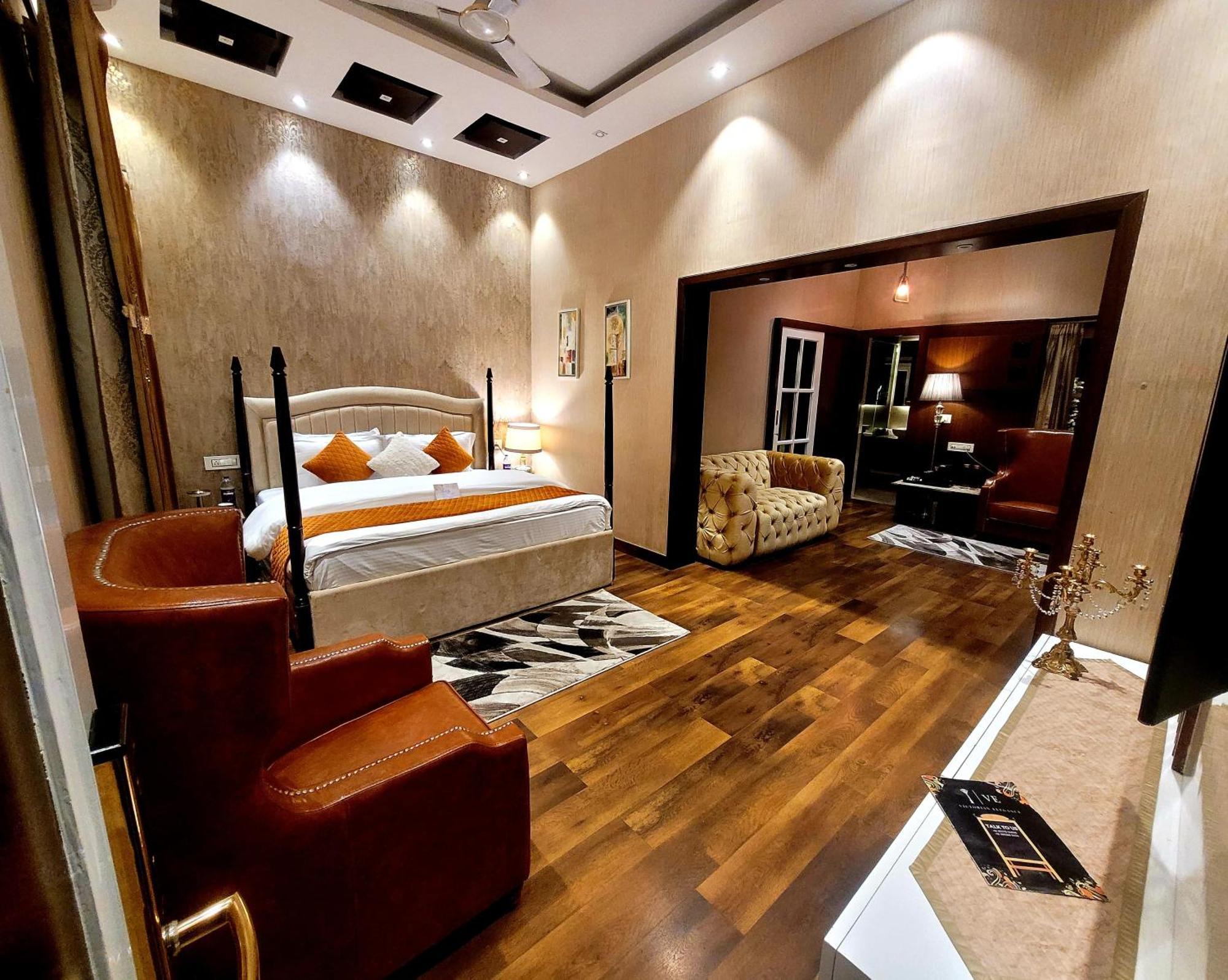 Victorian Elegance Luxury Stays Амритсар Экстерьер фото